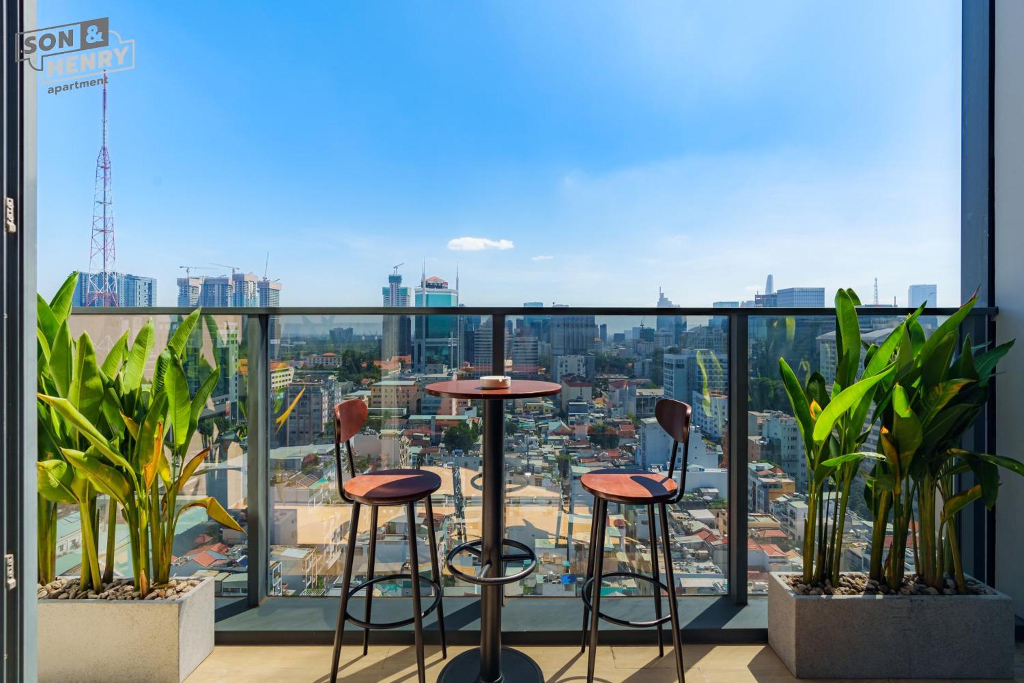 Апартаменти Son&Henry The Marq Luxury Хошимін Екстер'єр фото
